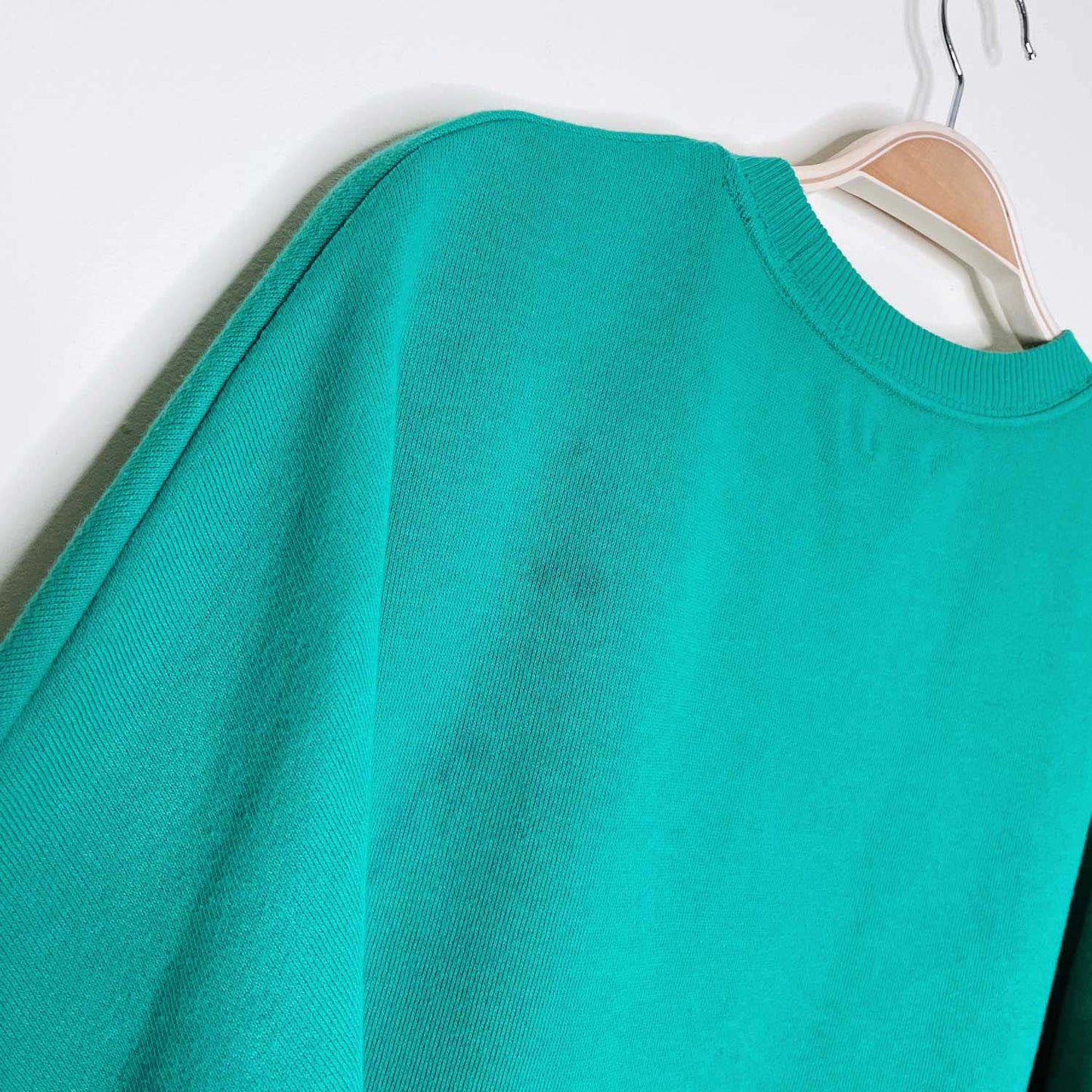 aerie green nice-ish holiday crew - size medium