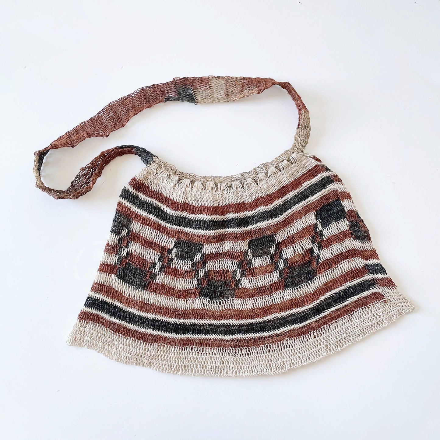 vintage handmade papa new guinea bilum net bag