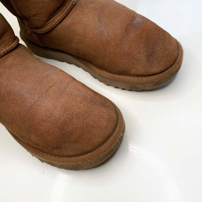 ugg natural mini bailey bow sheepskin boots - size 9