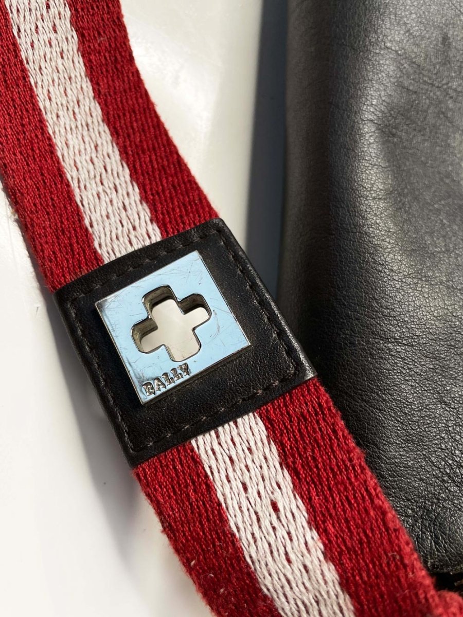 bally leather laptop messenger bag w lock + ID tag | lambskin - good market thrift store