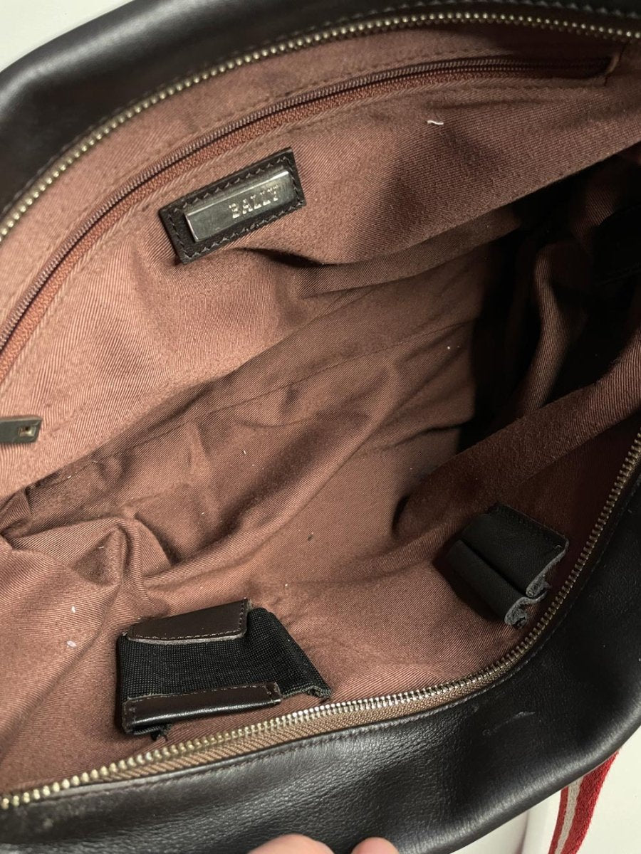 bally leather laptop messenger bag w lock + ID tag | lambskin - good market thrift store