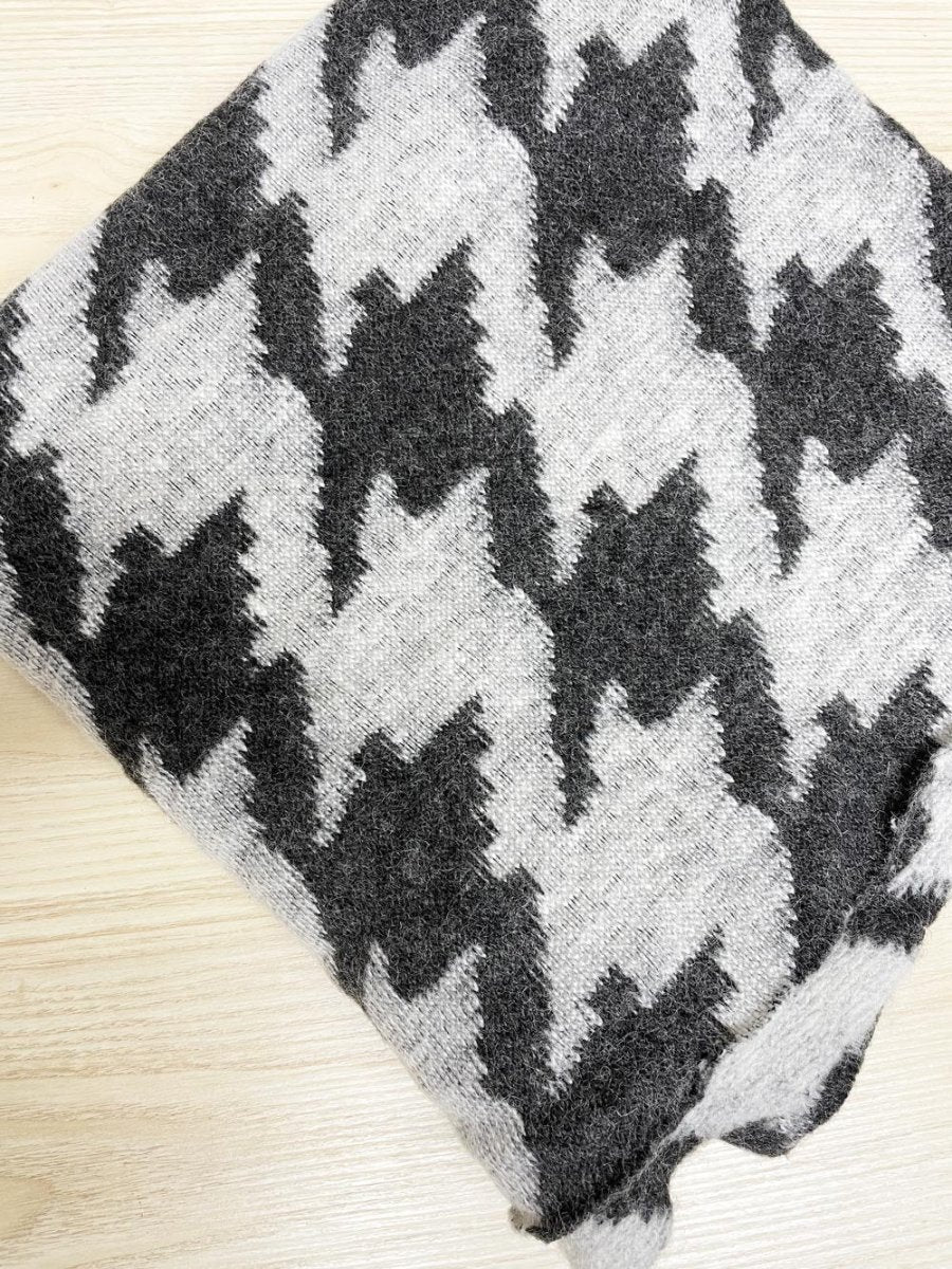 big houndstooth knit cozy throw blanket - good market thrift store