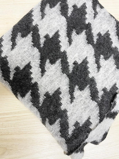 big houndstooth knit cozy throw blanket - good market thrift store