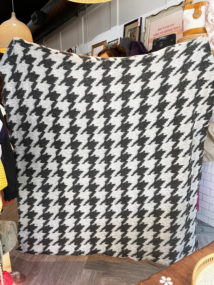 big houndstooth knit cozy throw blanket - good market thrift store