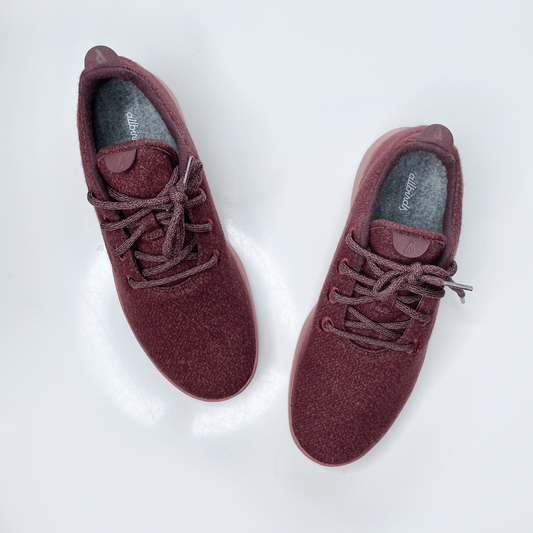 allbirds men's wool runners in hazy burgundy sienna 1021 - size M12