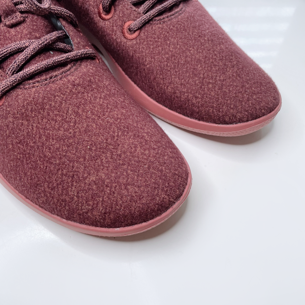 allbirds men's wool runners in hazy burgundy sienna 1021 - size M12