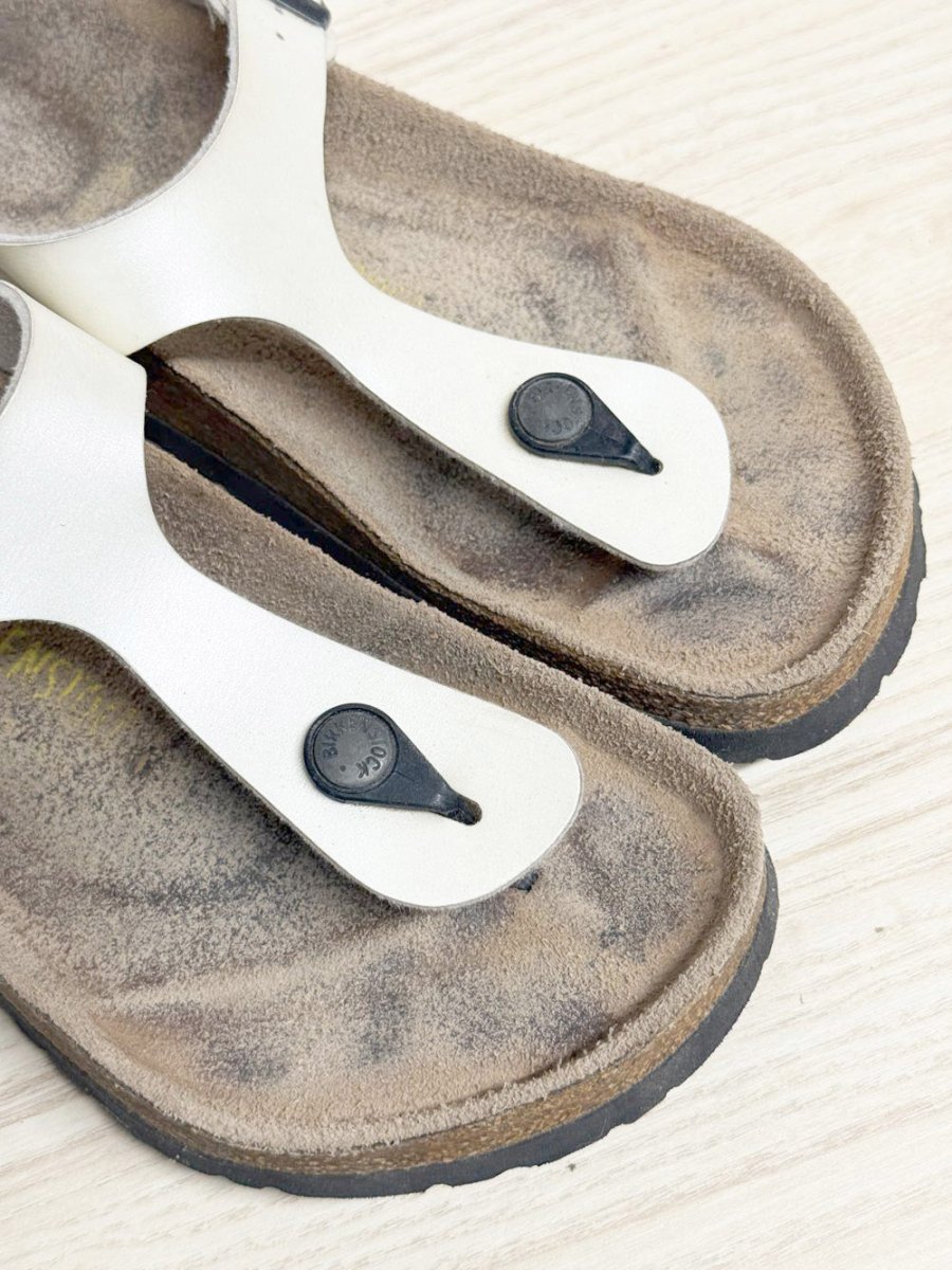 birkenstocks gizeh leather sandals | made in Germany - good market thrift store