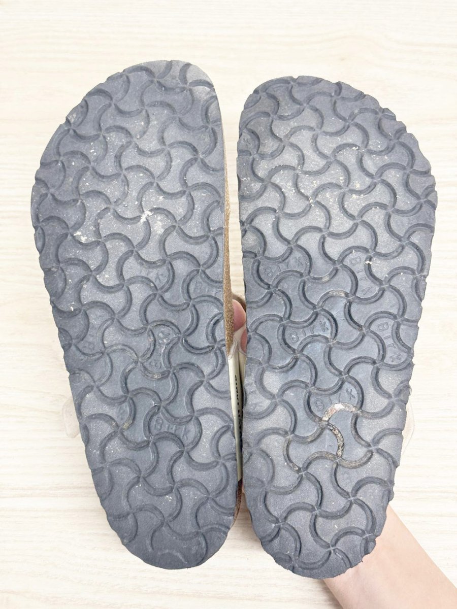 birkenstocks gizeh leather sandals | made in Germany - good market thrift store