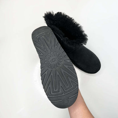ugg classic bailey II double bow black sheepskin boot - size 9