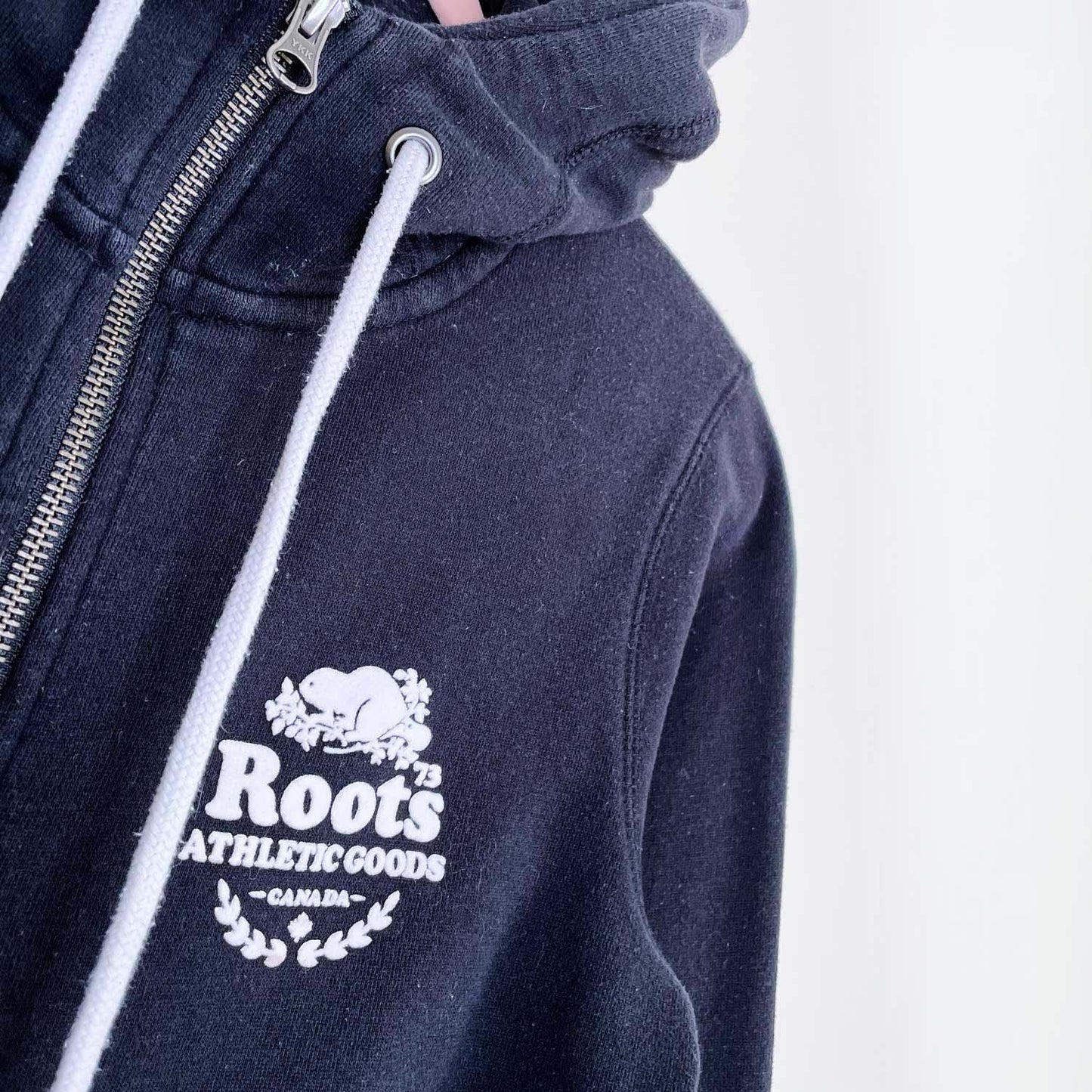 roots black classic zip hoodie - size small