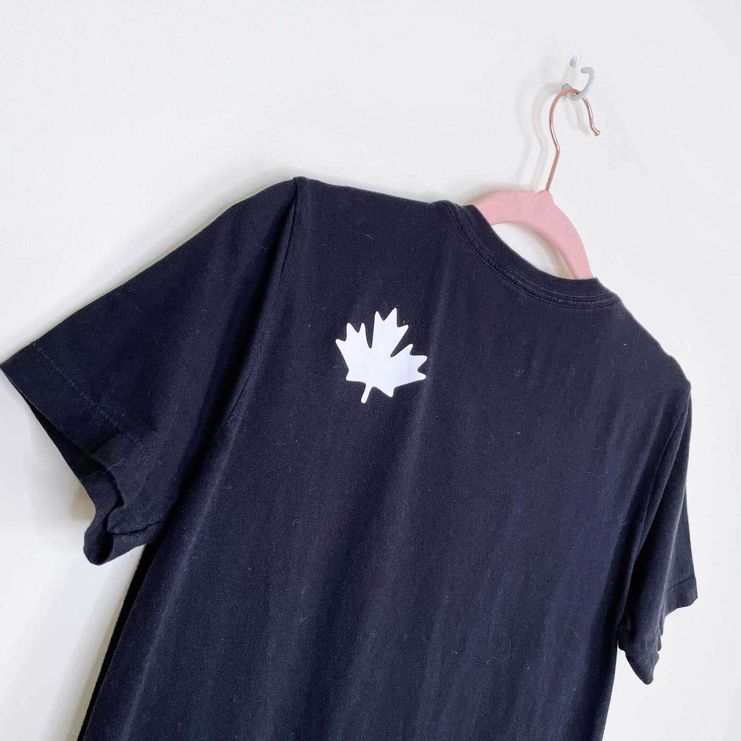 roots original cooper beaver tee - size small