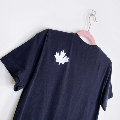 roots original cooper beaver tee - size small