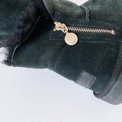 ugg 2023 bailey black zip mini