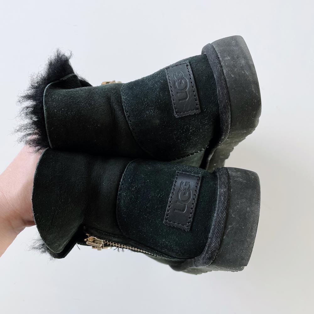 ugg 2023 bailey black zip mini