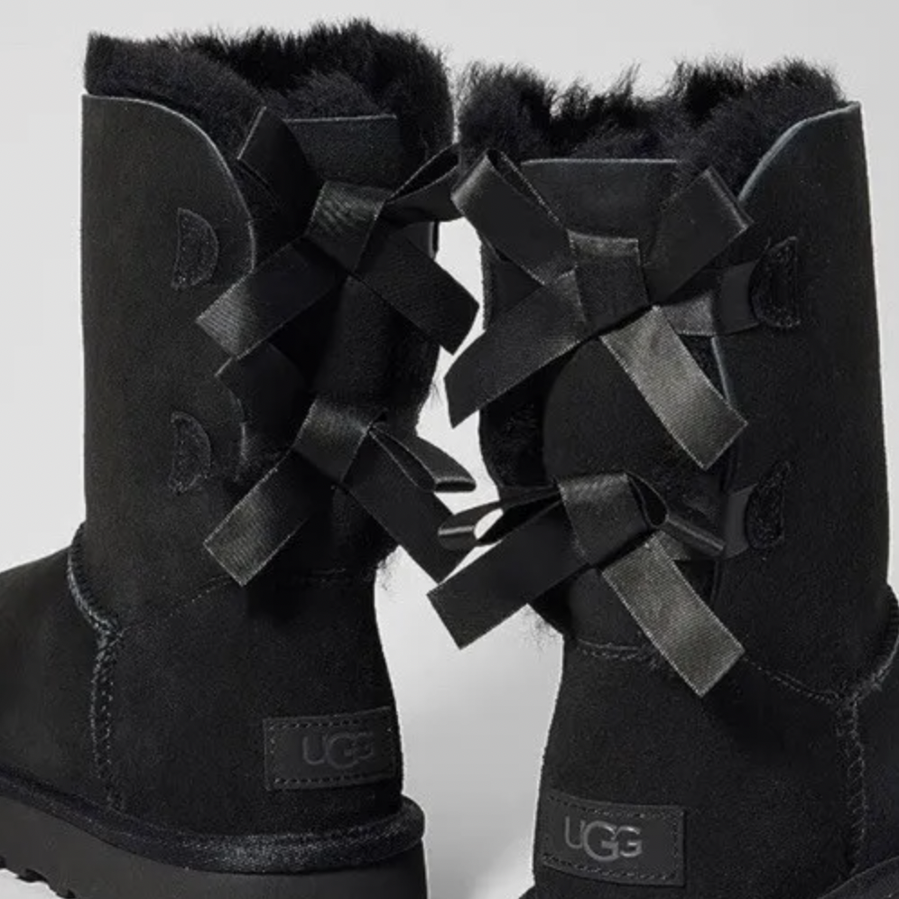 ugg classic bailey II double bow black sheepskin boot - size 9