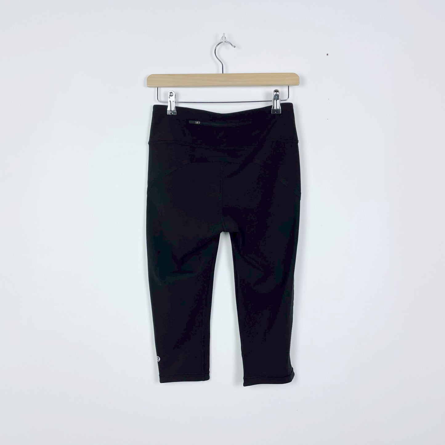 lululemon smooth stride crop tights luxtreme - size 6