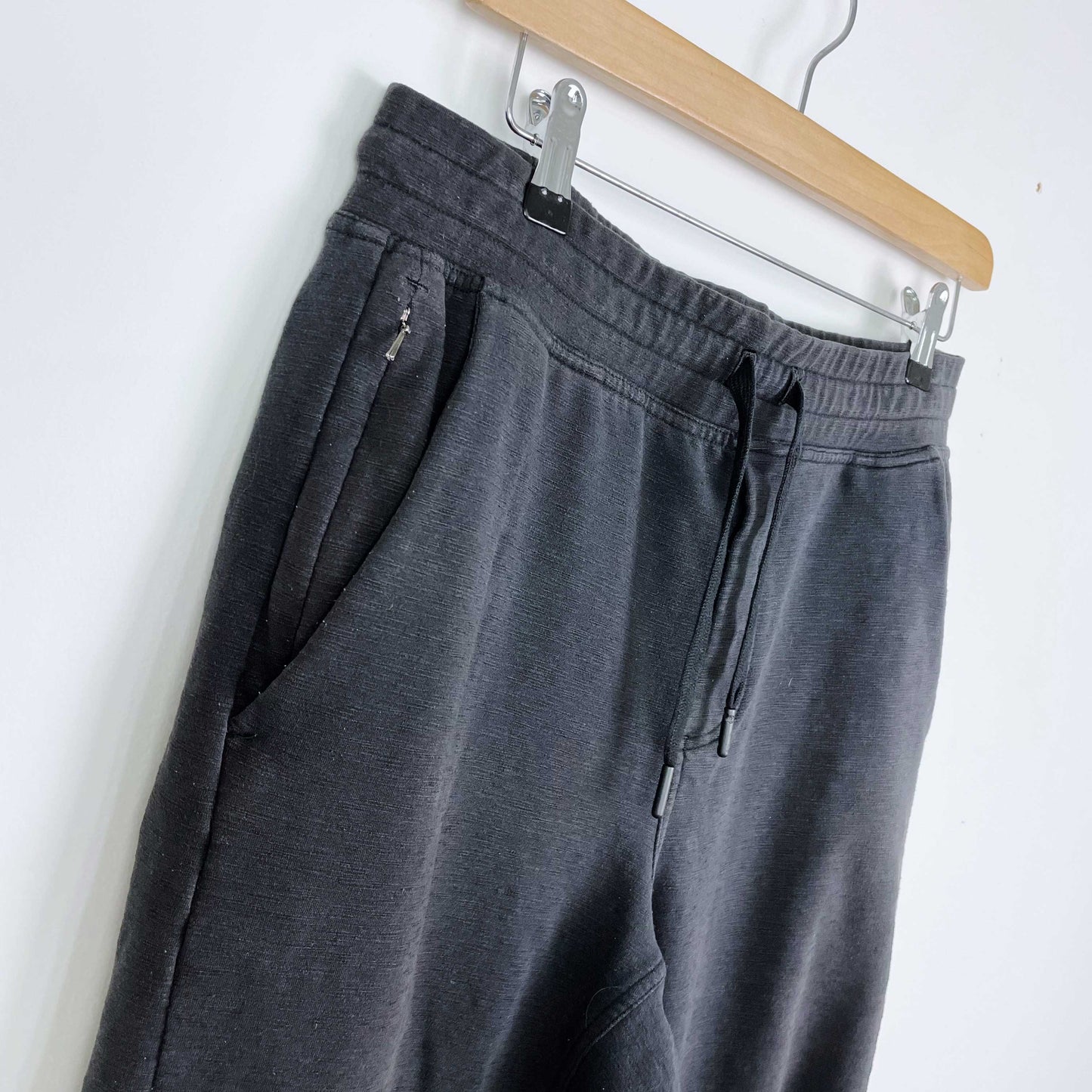 lululemon men's black joggers - size medium