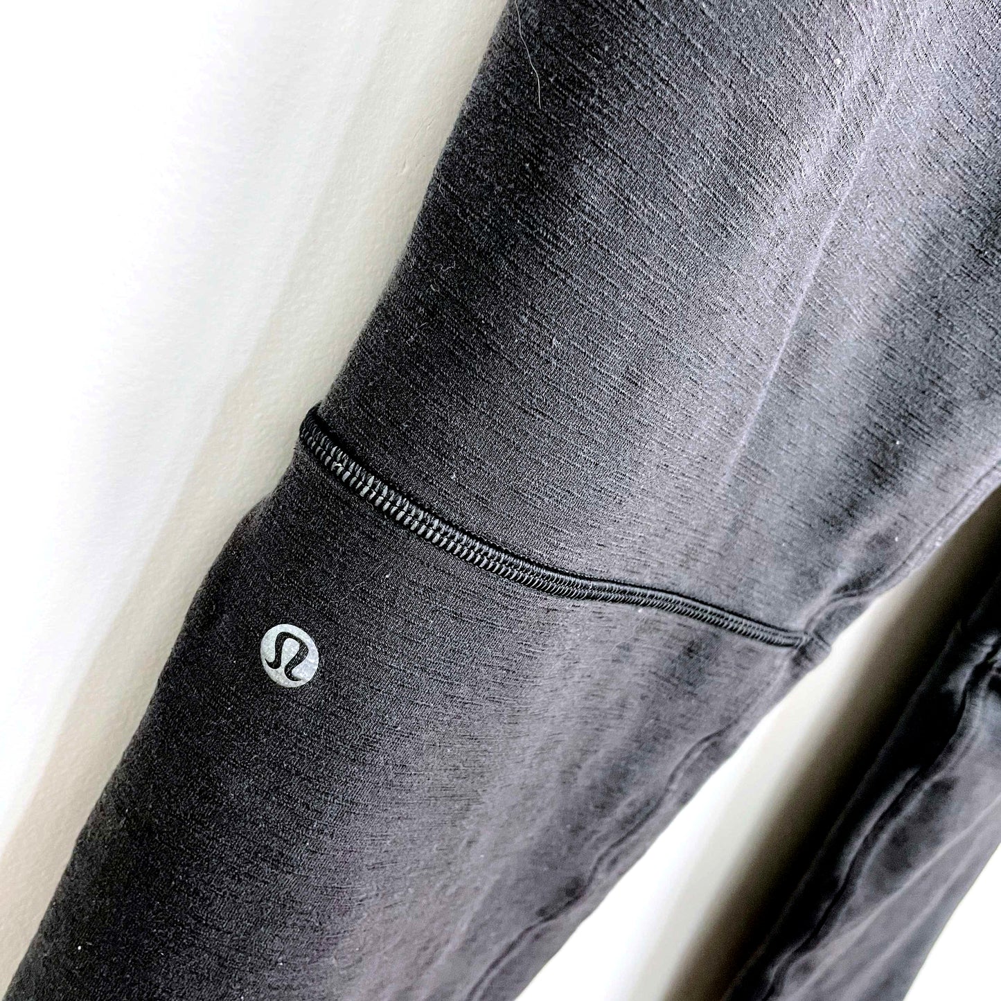 lululemon men's black joggers - size medium