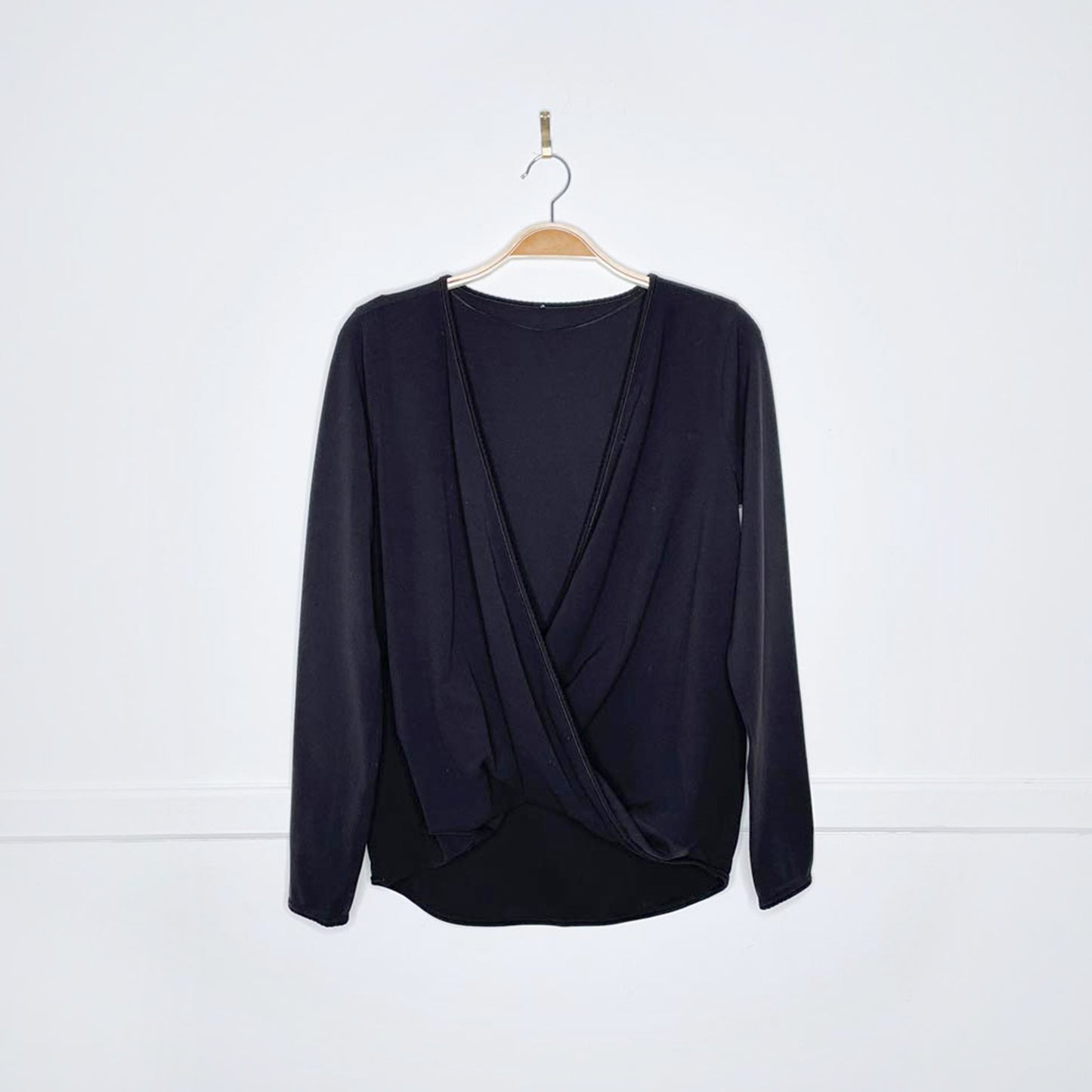 lululemon 2017 full freedom wrap top nulu