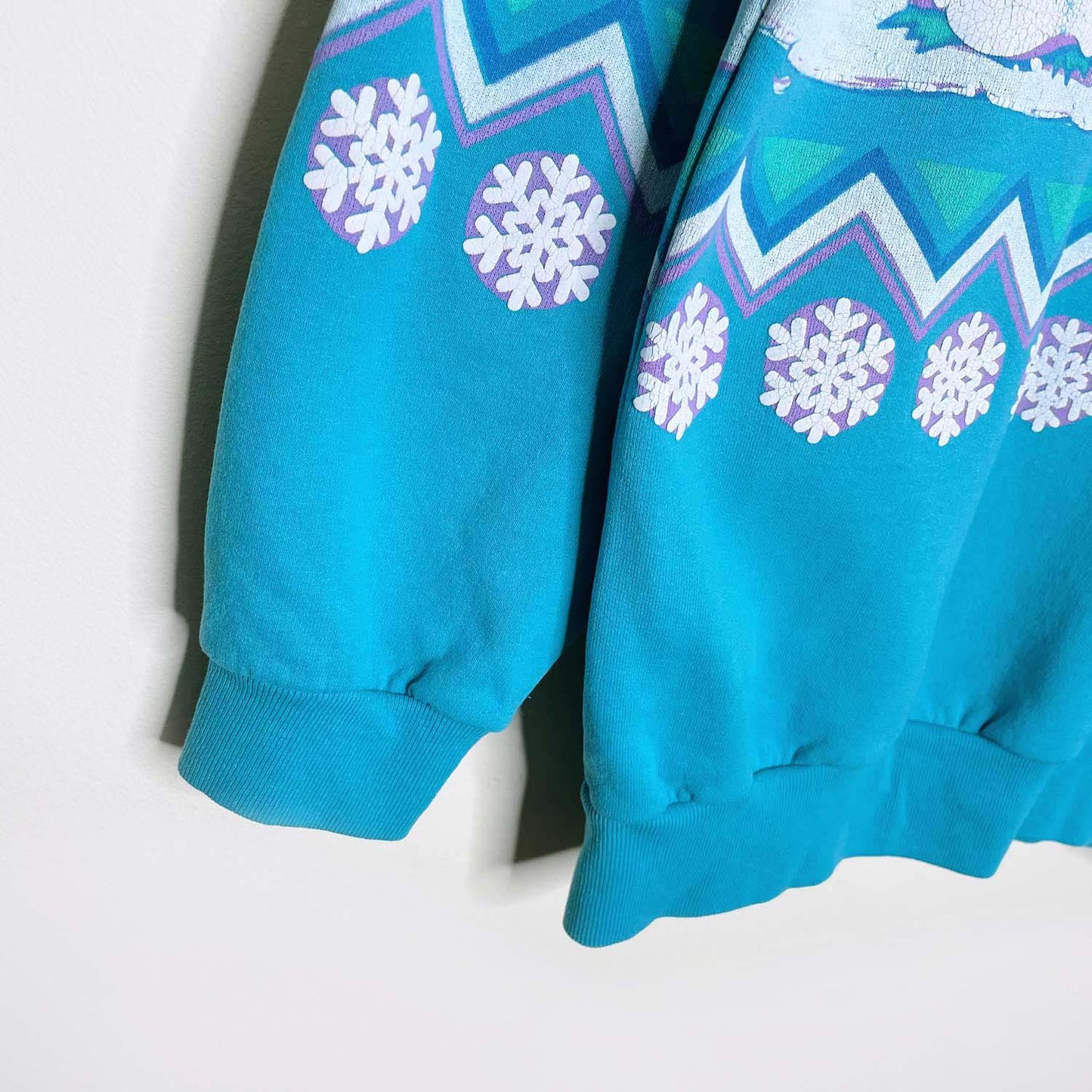 vintage 90s puff graphic winter cottage scene crew - size large