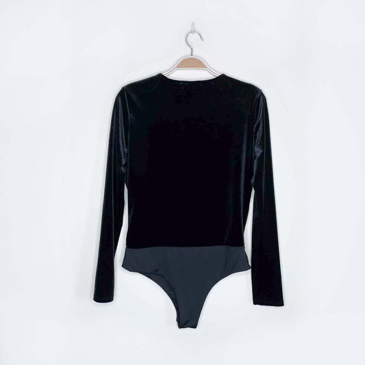 stella luce black velvet v-neck bodysuit - size medium