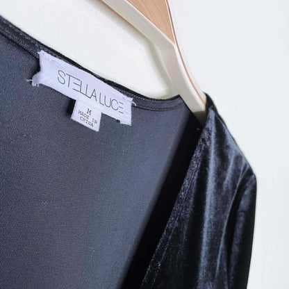 stella luce black velvet v-neck bodysuit - size medium