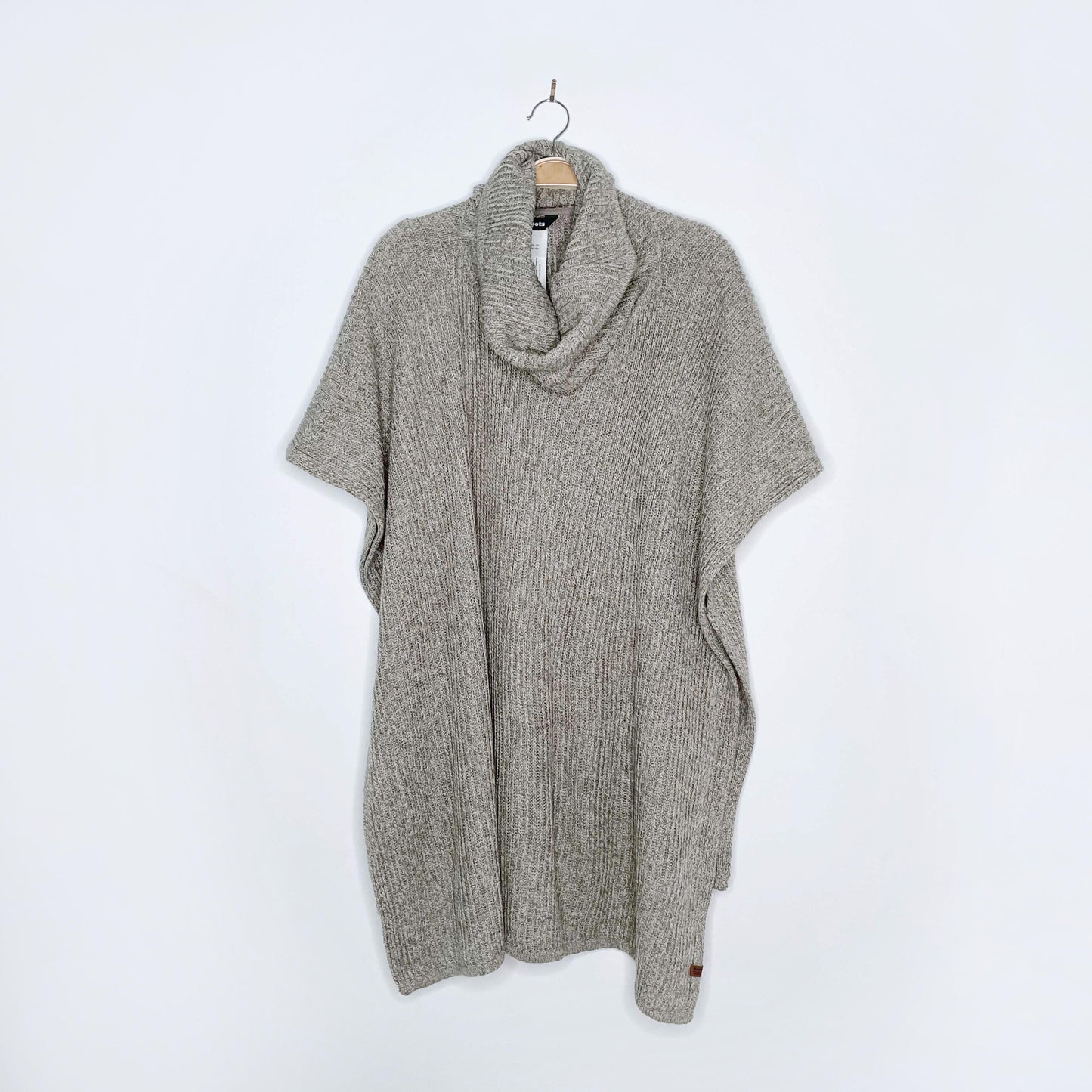 roots 2021 brown knit poncho