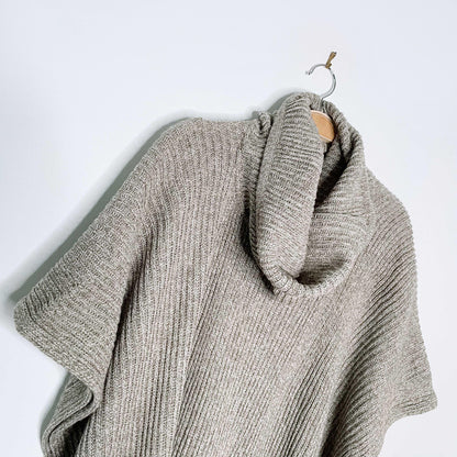 roots 2021 brown knit poncho