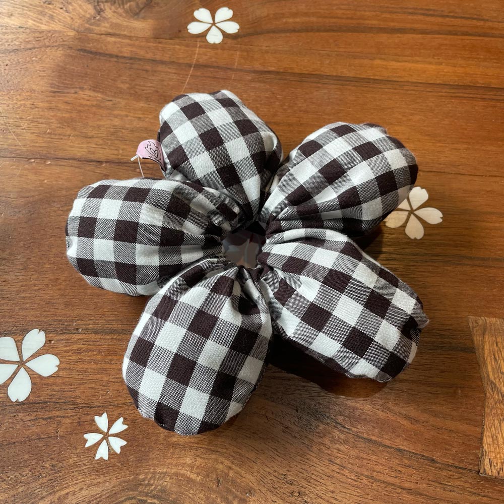 handmade puffer scrunchie by no romance