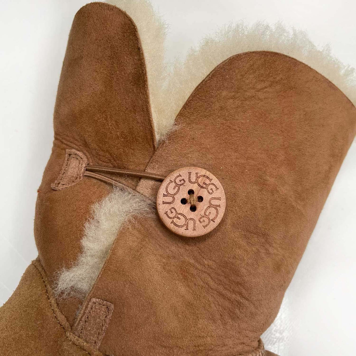 ugg bailey button chestnut ankle sheepskin boots - size 8