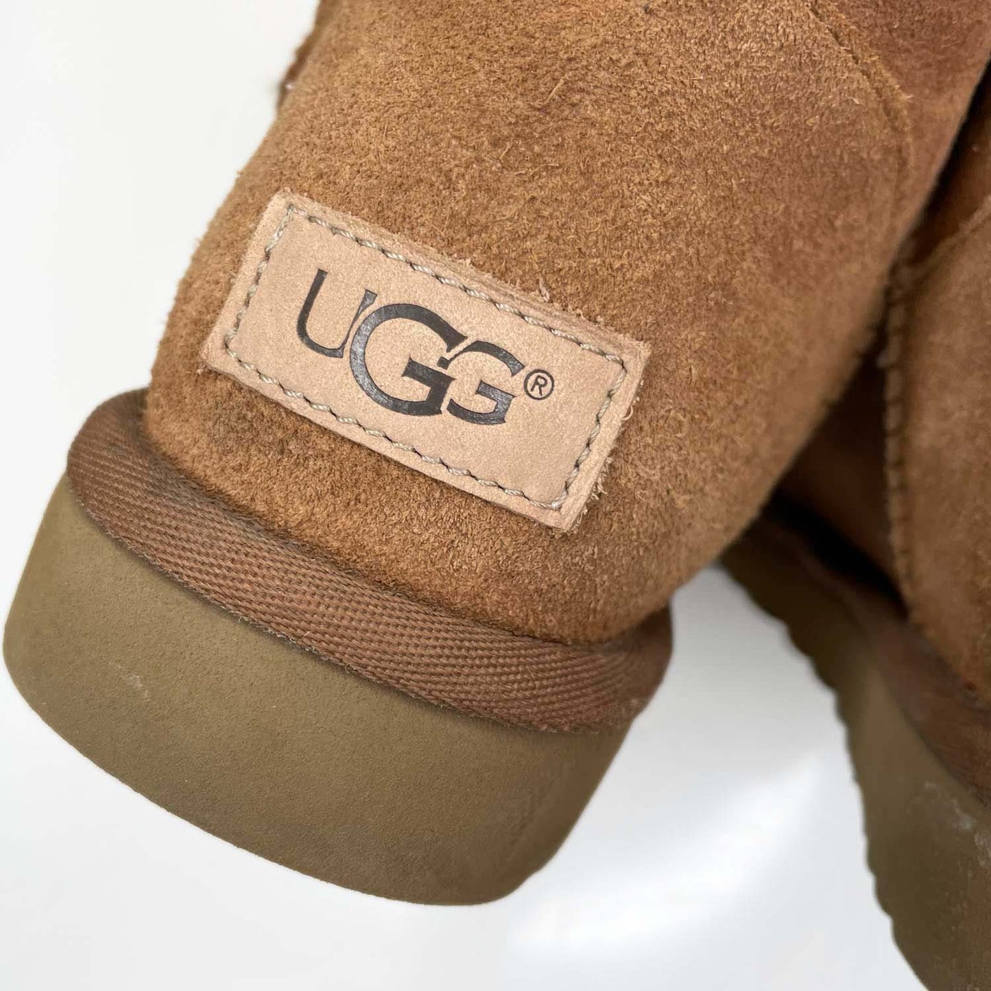 ugg bailey button chestnut ankle sheepskin boots - size 8