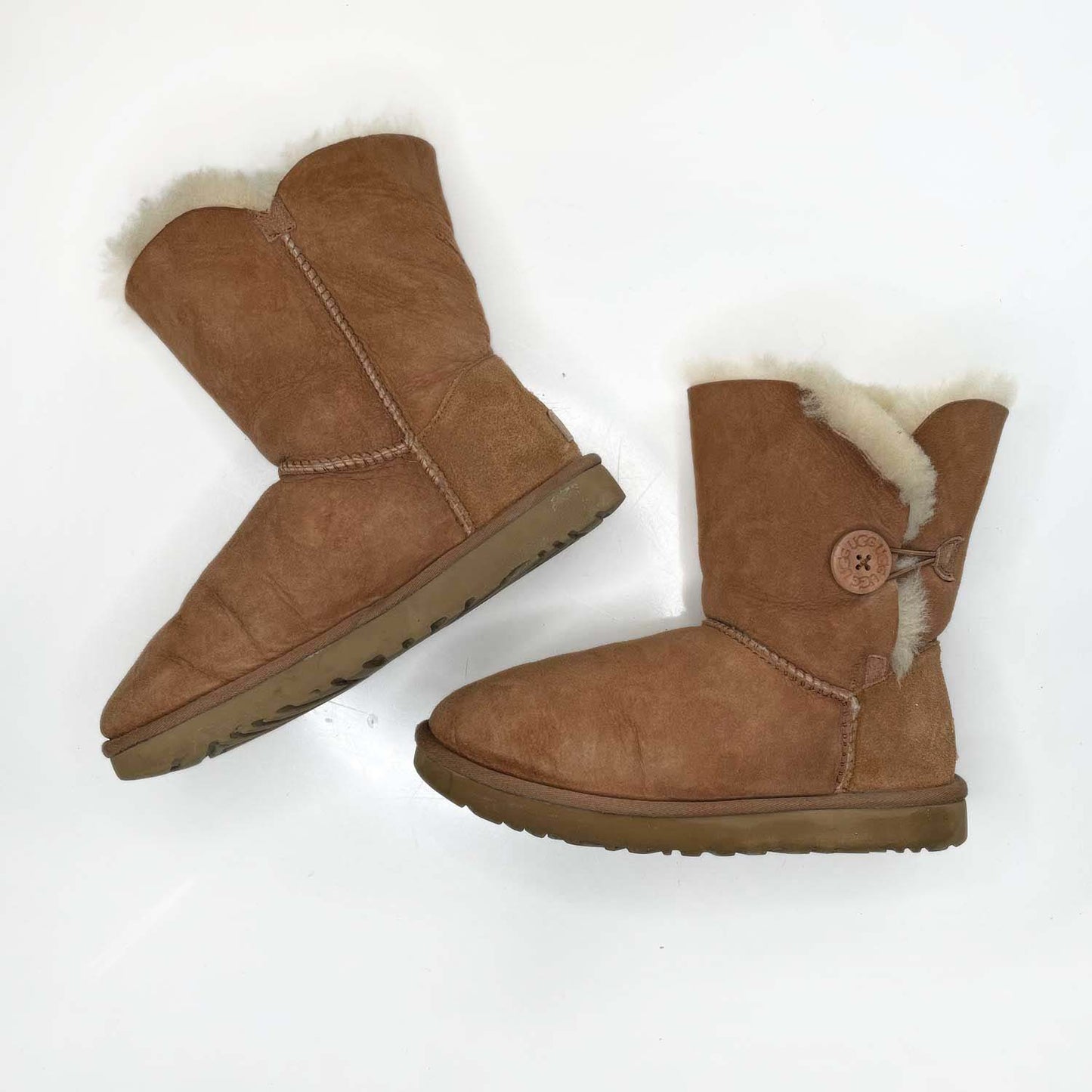 ugg bailey button chestnut ankle sheepskin boots - size 8