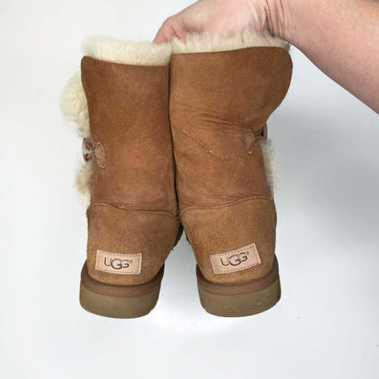 ugg bailey button chestnut ankle sheepskin boots - size 8