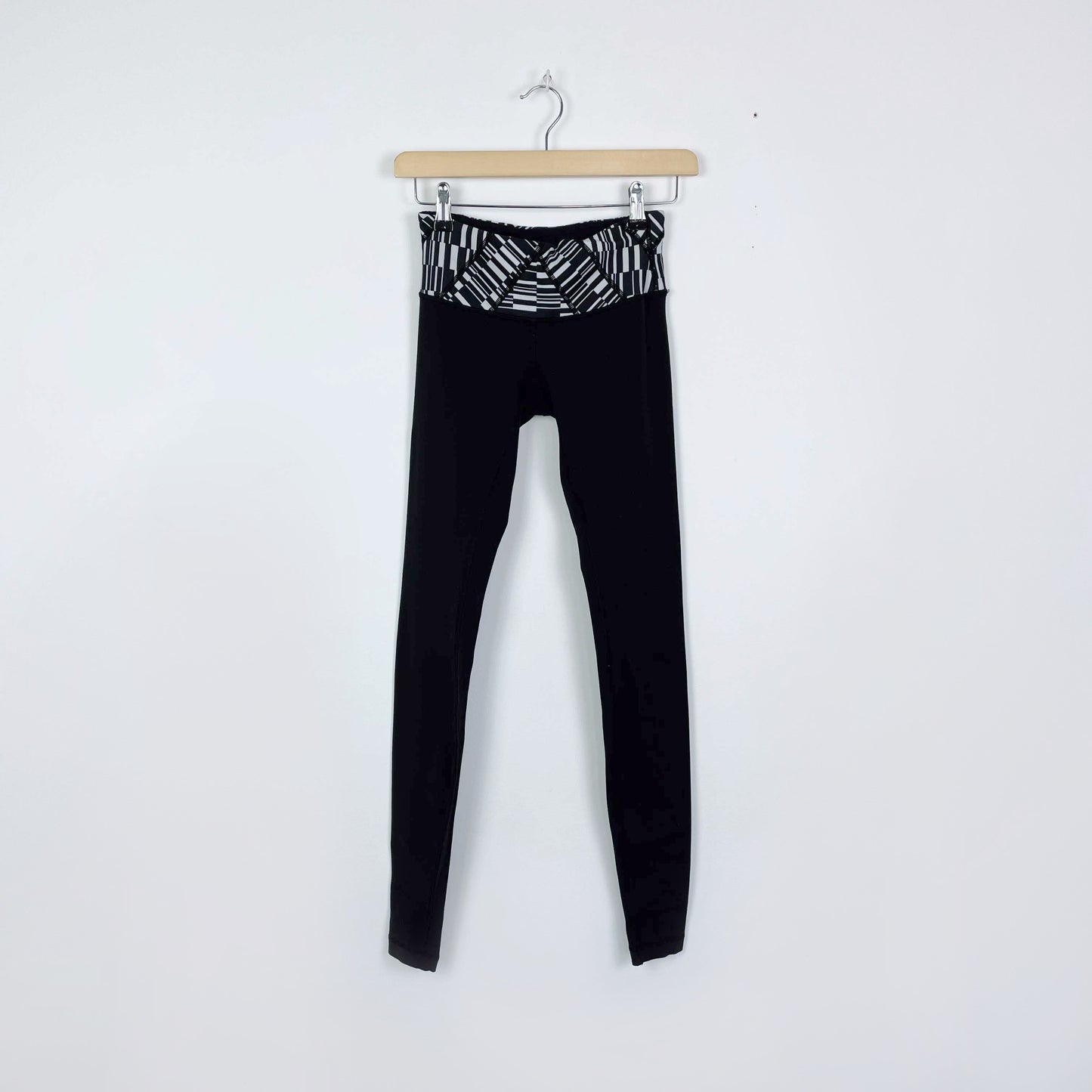 lululemon wunder under pant ying yang stripe - size 2