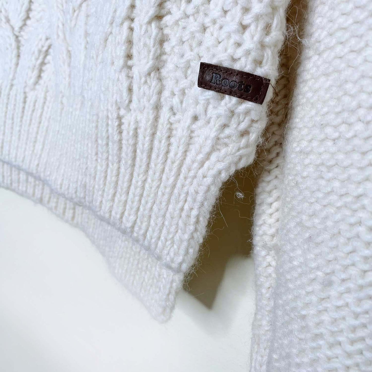 roots wool alpaca cable knit crew sweater - size medium