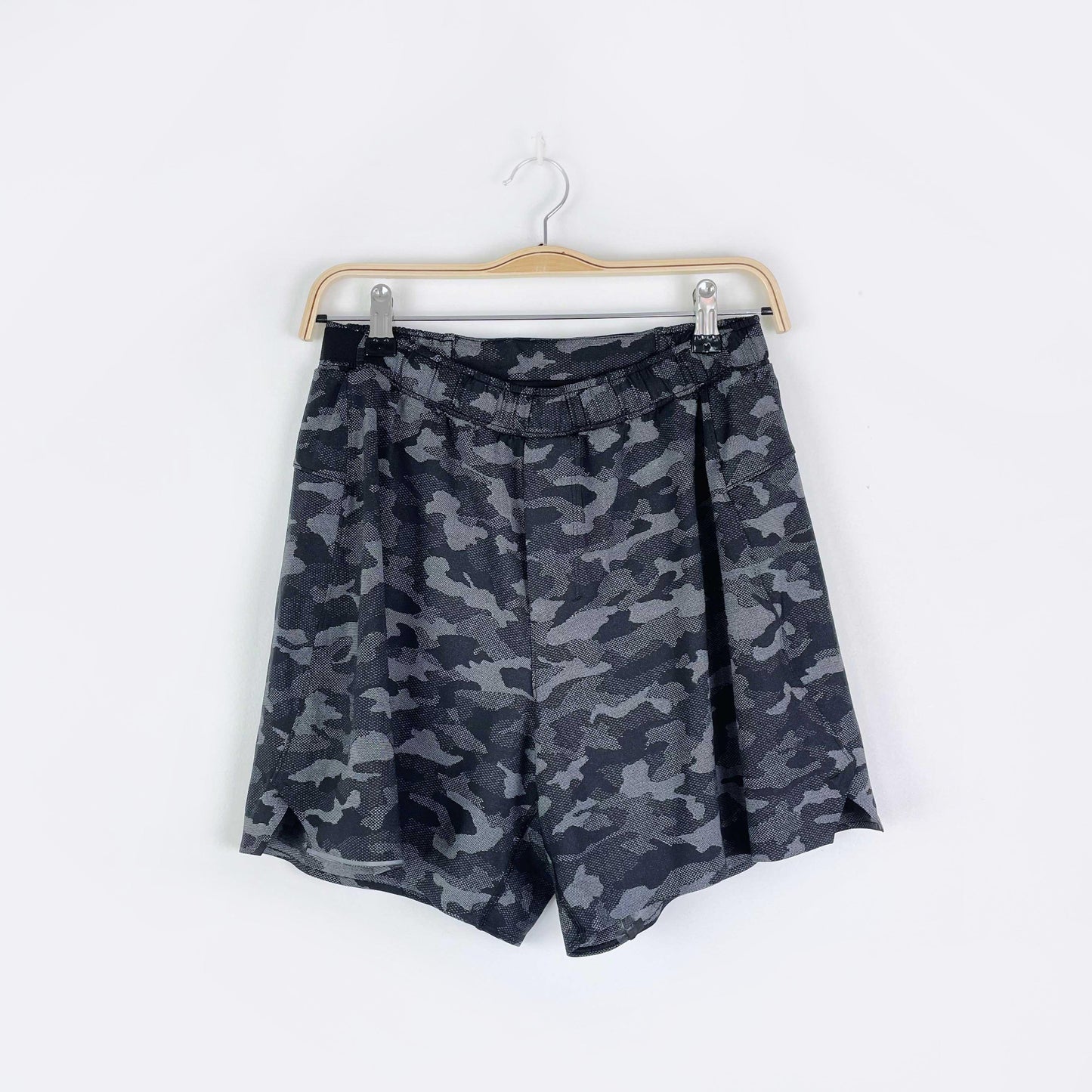 lululemon 2021 surge shorts liner 6" camo