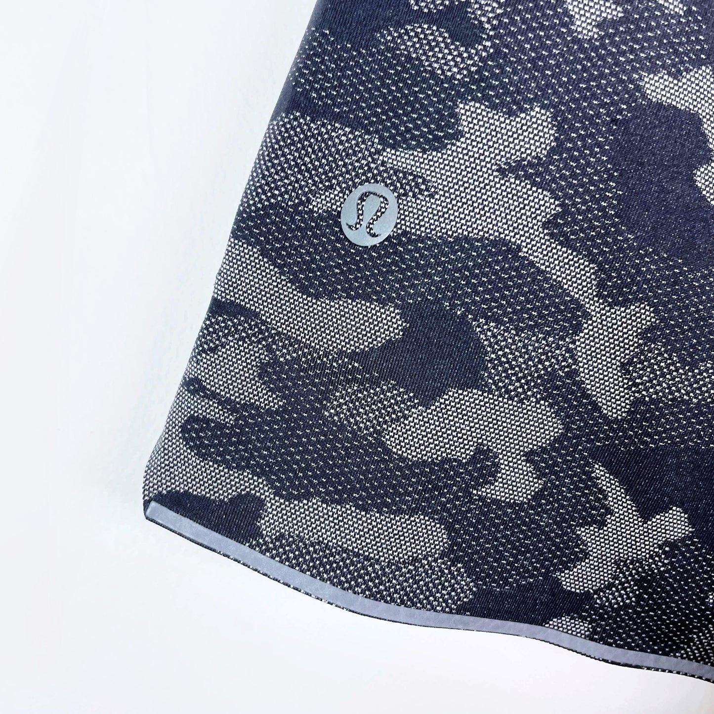 lululemon 2021 surge shorts liner 6" camo