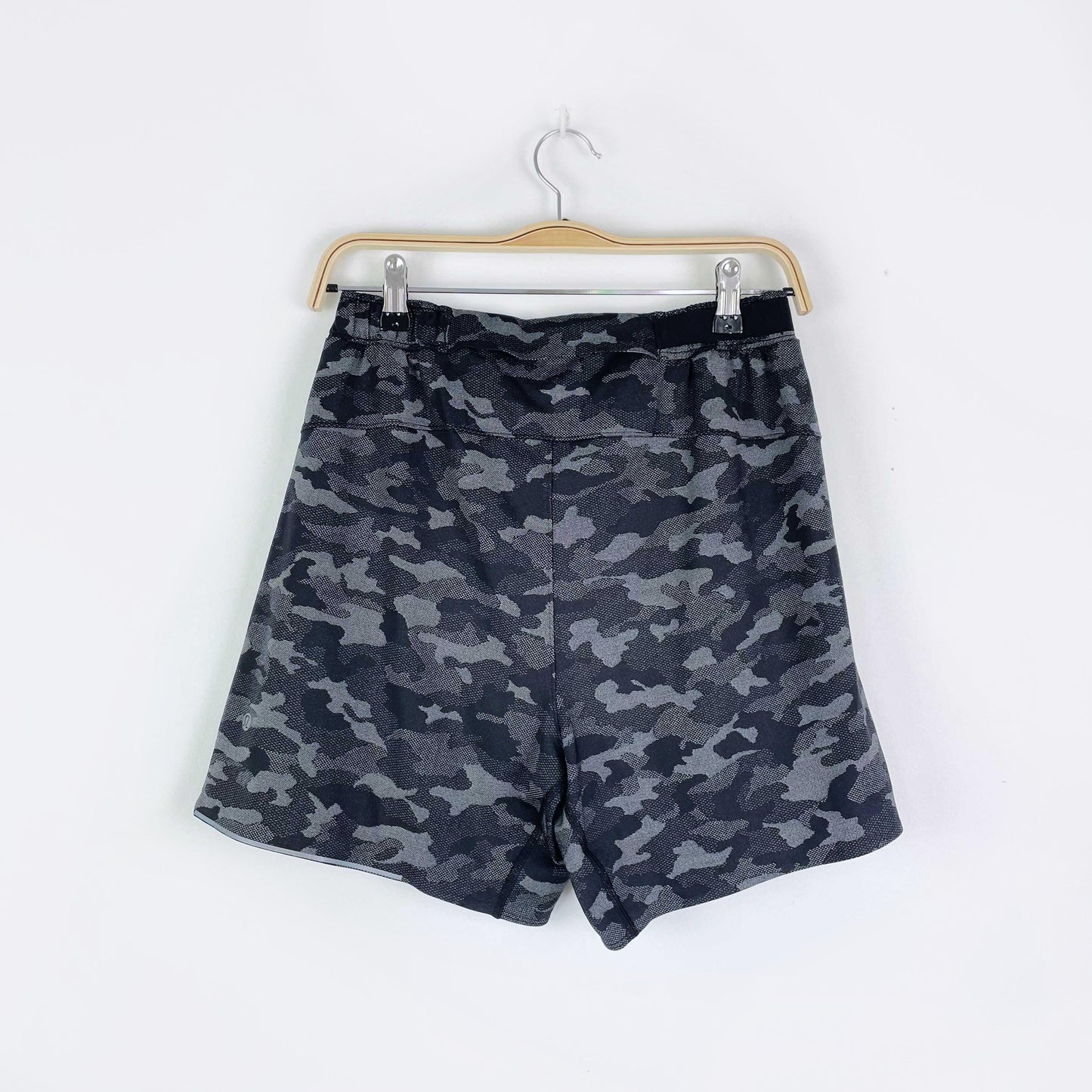lululemon 2021 surge shorts liner 6" camo