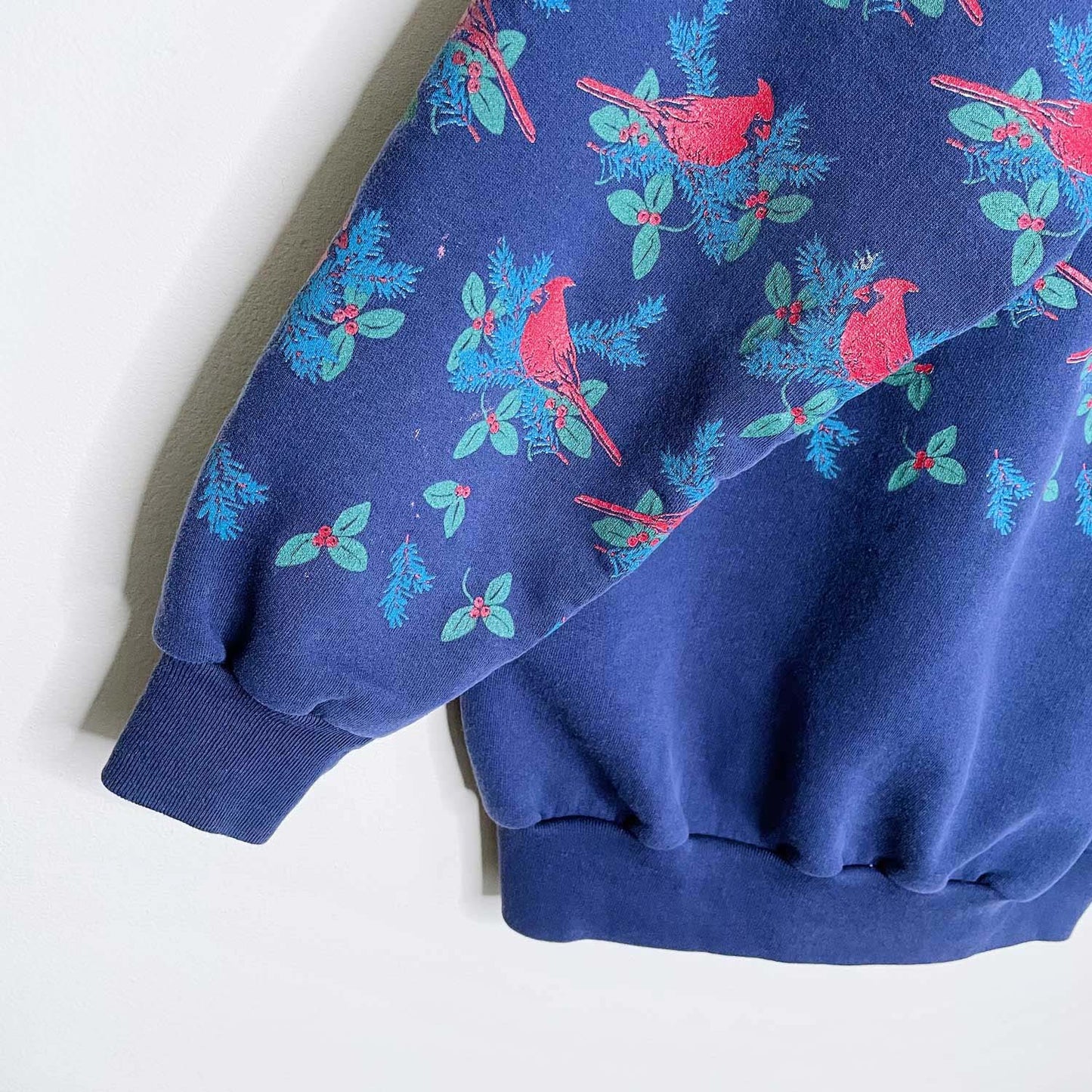 vintage holiday cardinals all over crew - size large