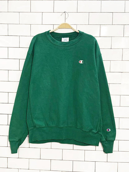 champion reverse weave embroidered logo sweatshirt - good market thrift store