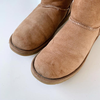 ugg bailey button chestnut short sheepskin boots