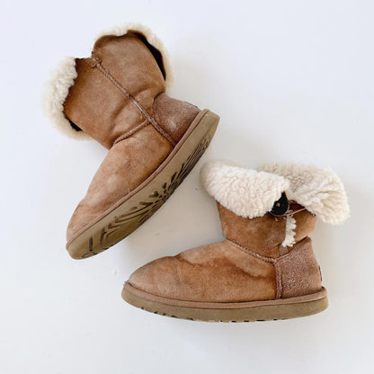 ugg bailey button chestnut short sheepskin boots