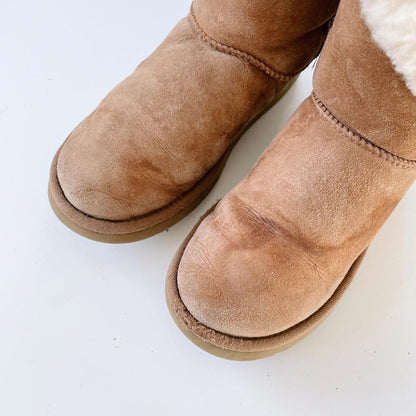 ugg bailey button chestnut short sheepskin boots