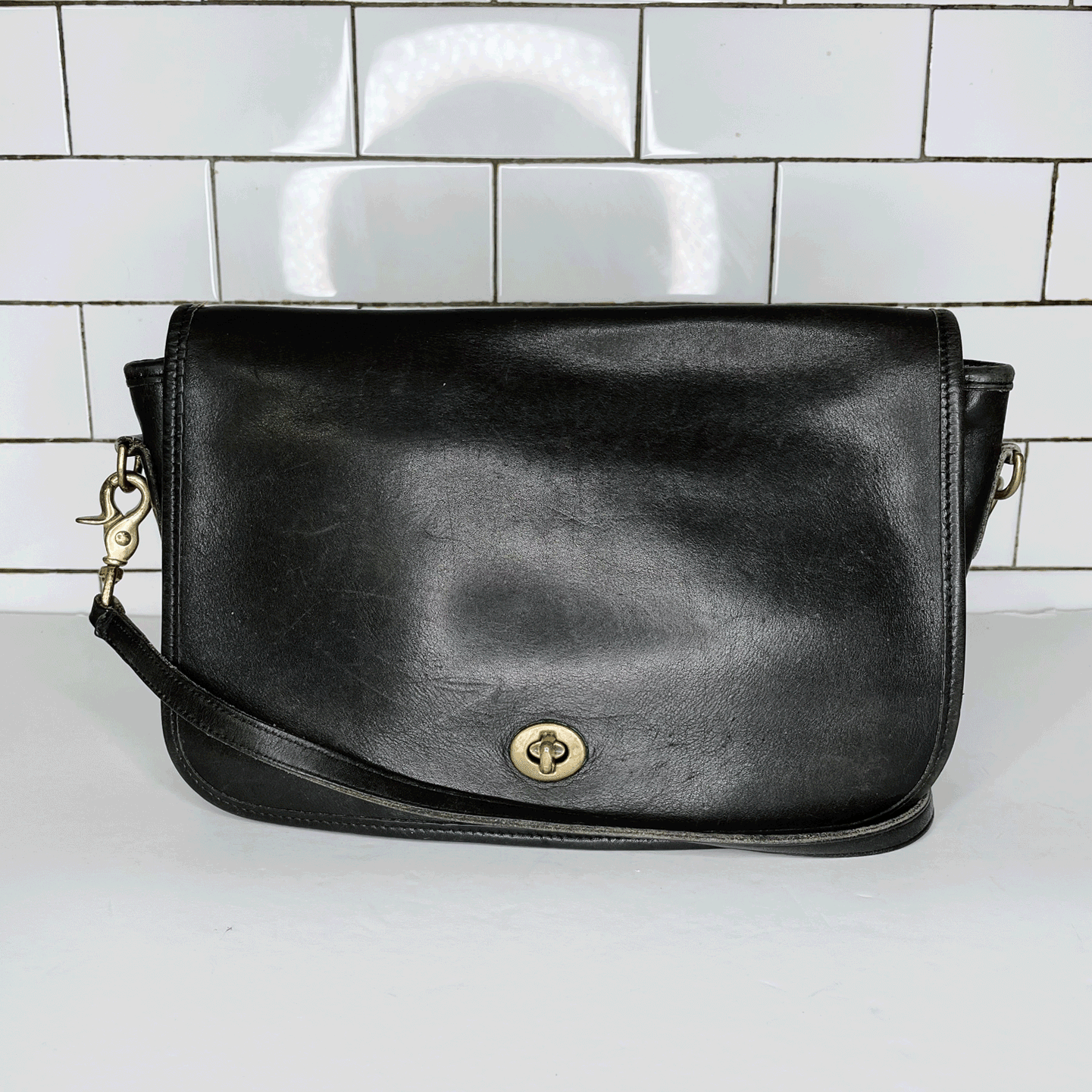 vintage 70s coach legacy black turn lock crossbody