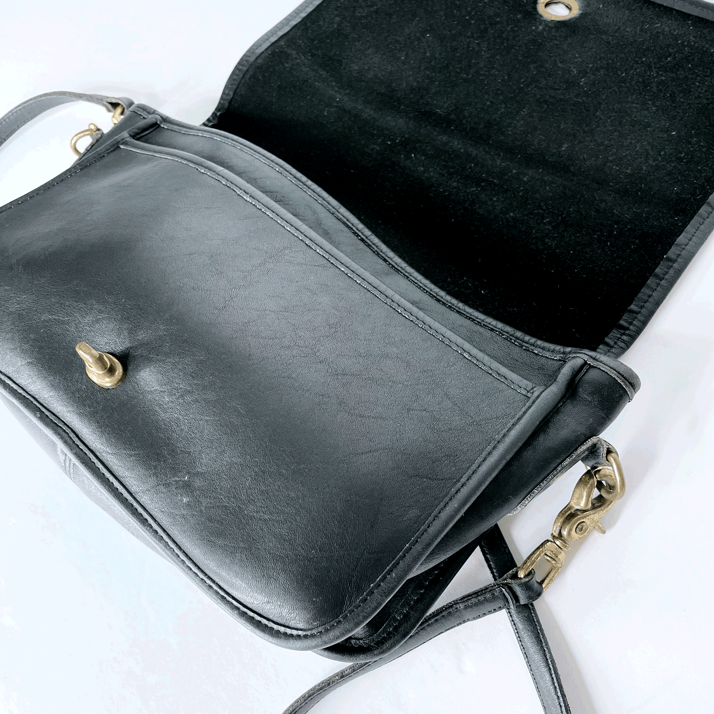 vintage 70s coach legacy black turn lock crossbody