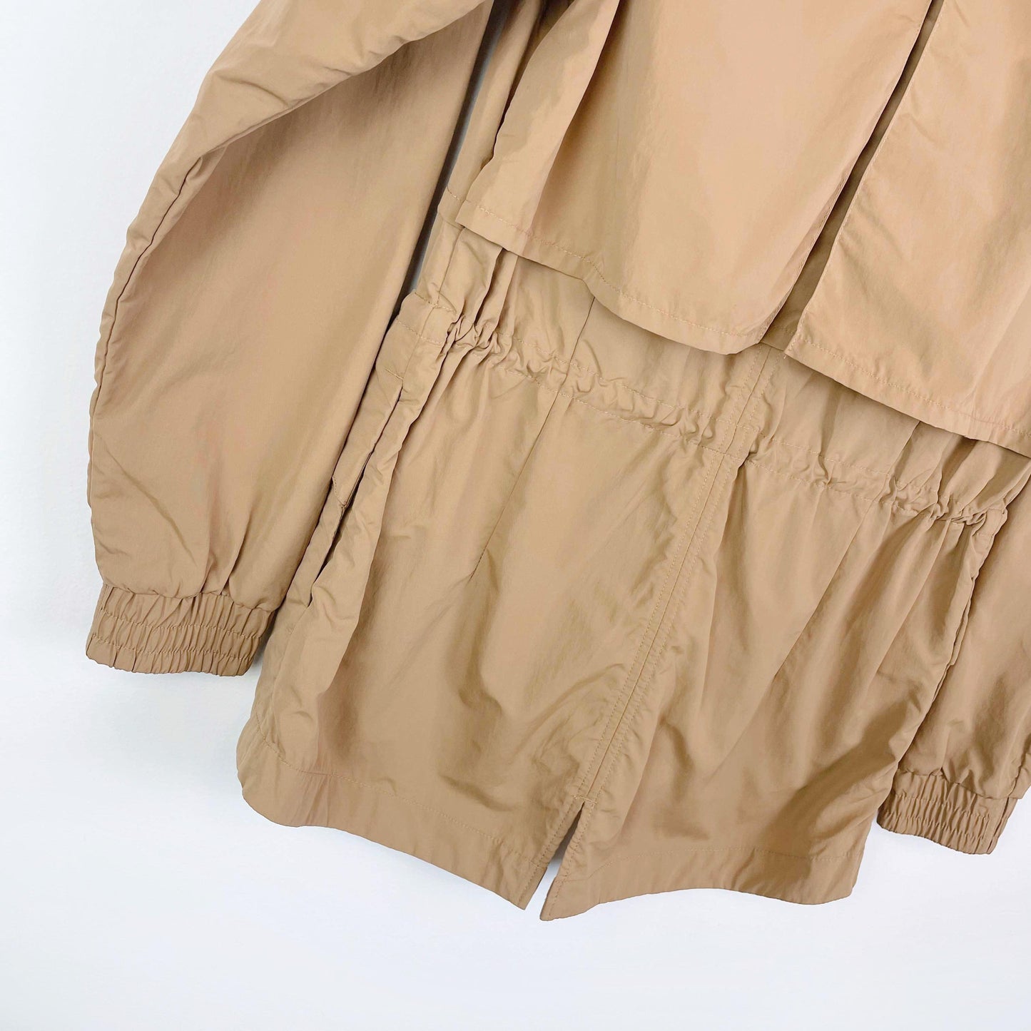 columbia tan day trippin light jacket - size medium
