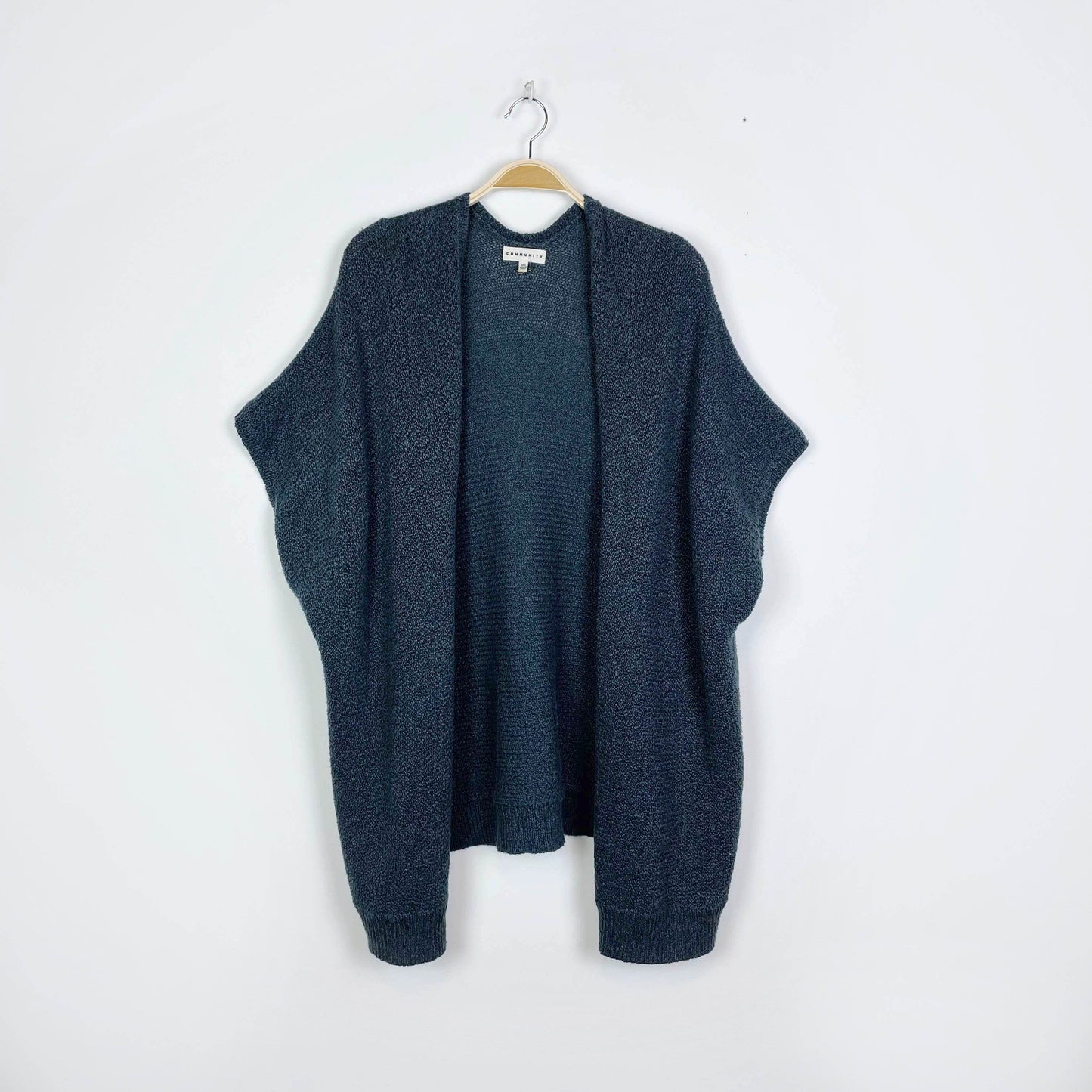 aritzia community iconic knit cape - size xxs