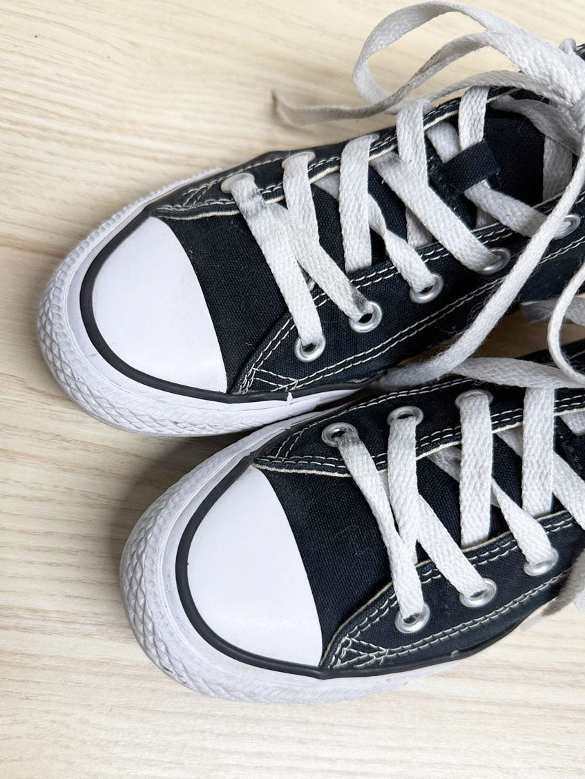 converse chuck taylor all star sneakers - good market thrift store