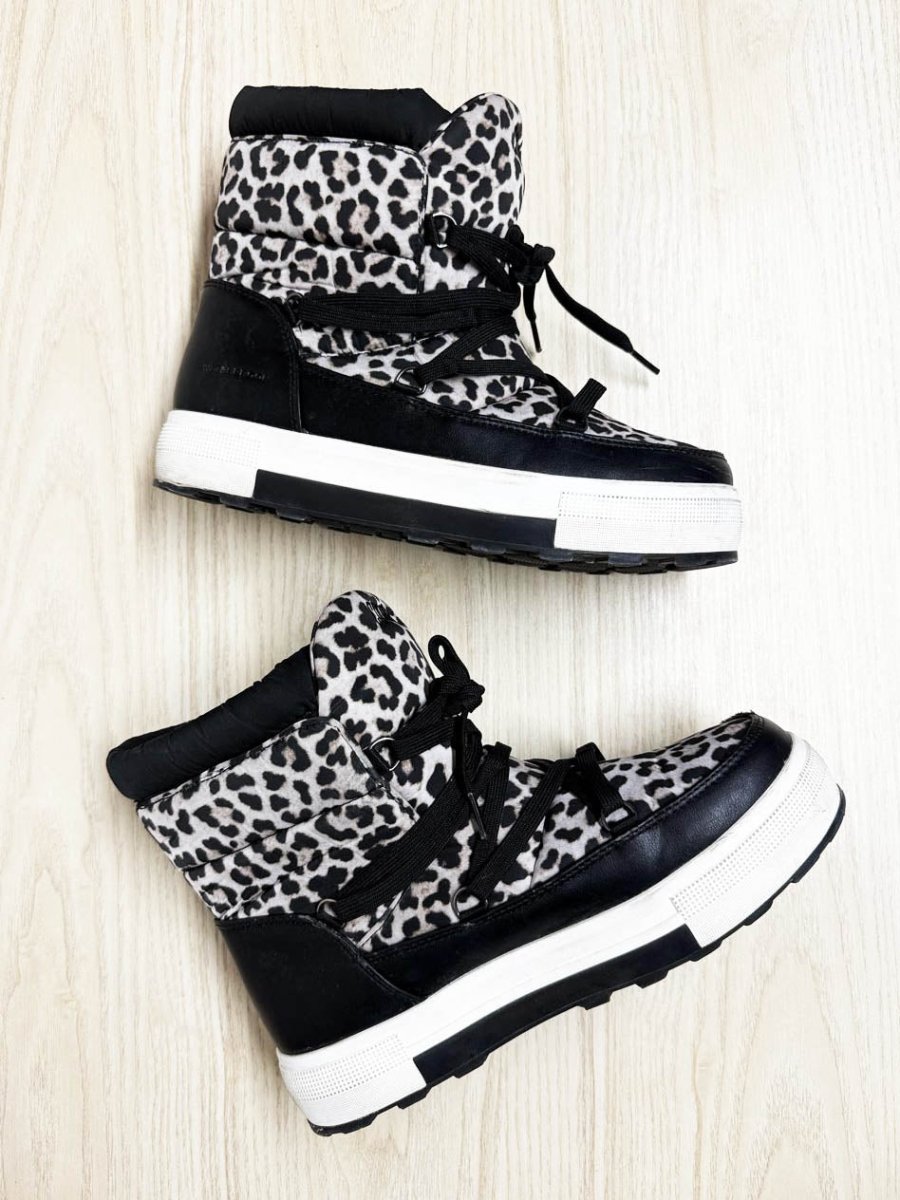 cougar waterproof lace up animal print boots - good market thrift store