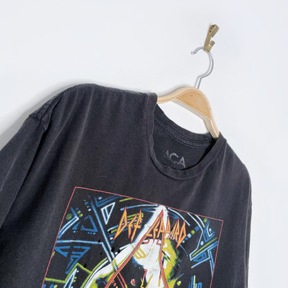 def leppard 2019 hysteria crop tee
